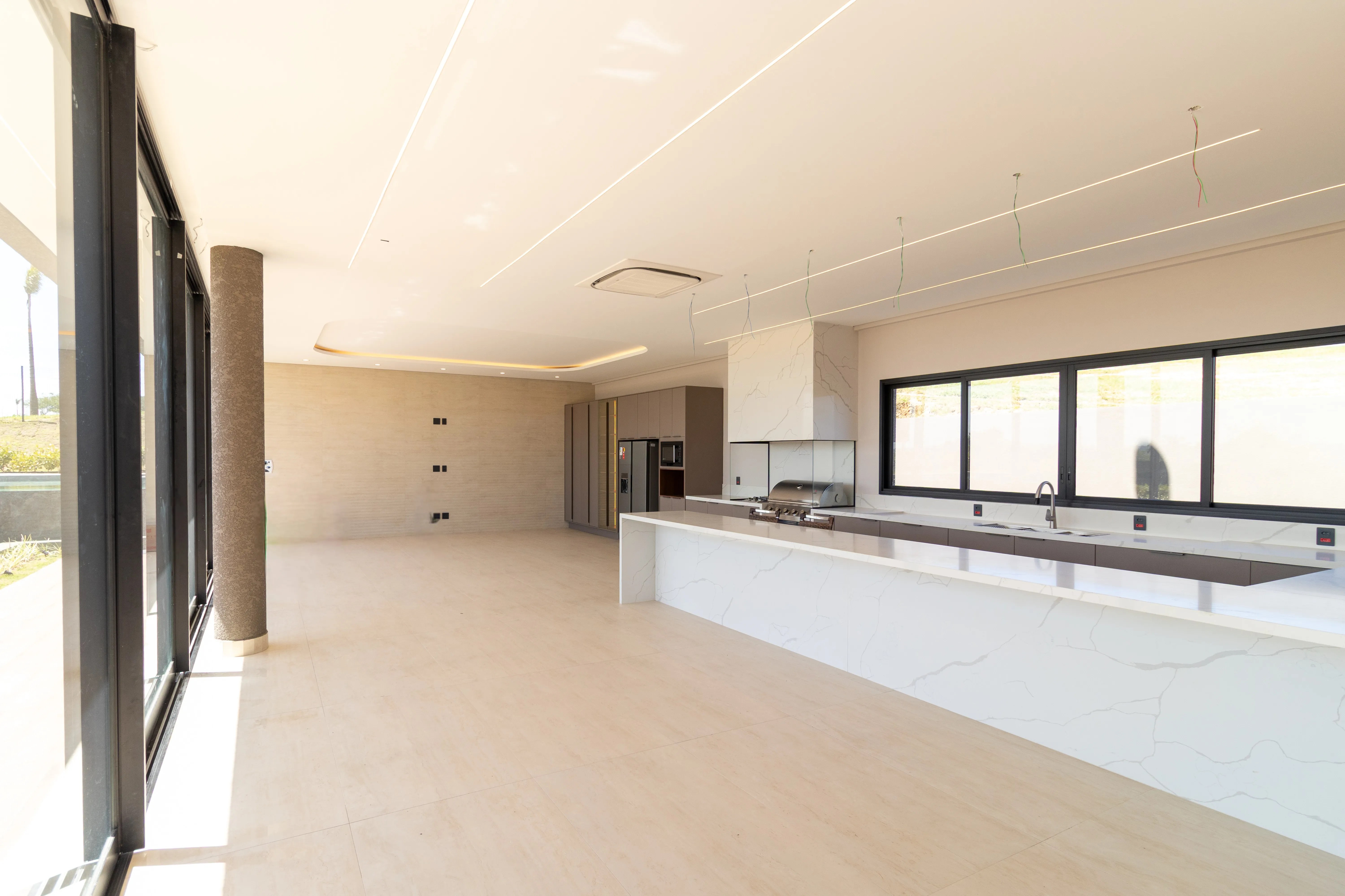 Imagem Condomínio Portofino | Reserva Ituparanga | 6 suítes | 720 m² | Piscina | Elevador | Sauna | Vista para a represa e campo de golfe.
