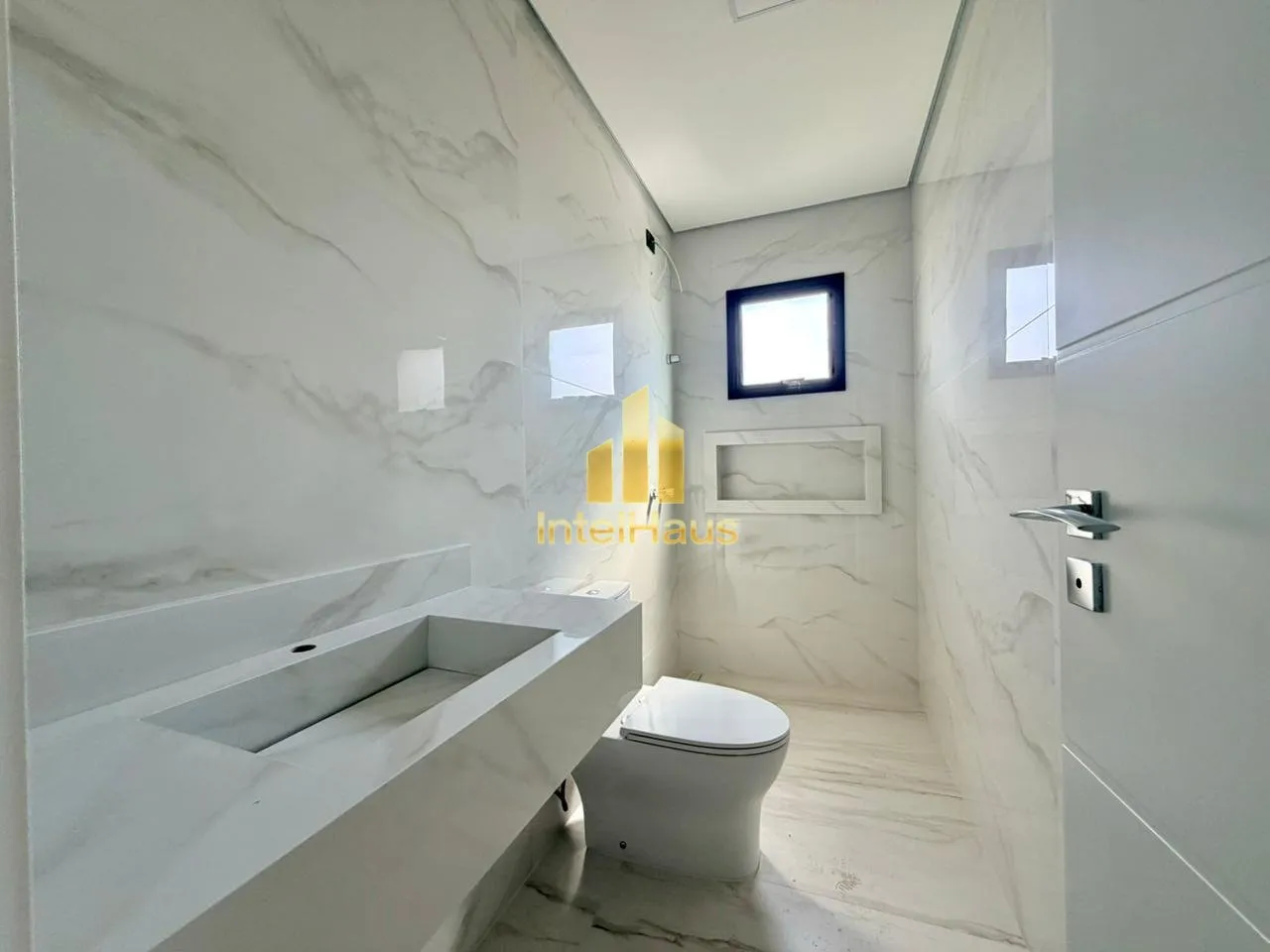 Imagem Excelente sobrado de alto padrão com 155 m² de área construída, localizado no bairro Cidade Jard...