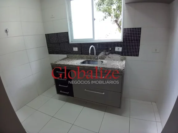 Imagem Casa triplex com 84m², 2 suítes, garagem fechada e churrasqueira por R$530.000,00