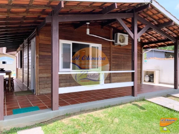 Imagem Casa 04 Dormitórios ( 01 suíte ) 250 metros da Praia - Praia das Toninhas