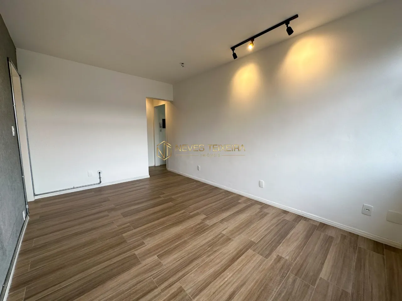 Imagem Nascente!!! Piso tido em Porcelanato!!! Ar condicionado!!! SQS 402!!!