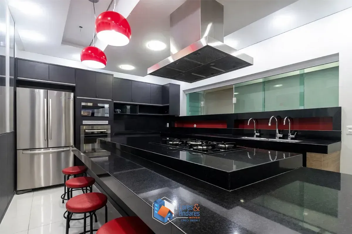 Imagem Sobrado para venda em Vila Madalena com 4 quartos, sendo 2 suítes, 299m²