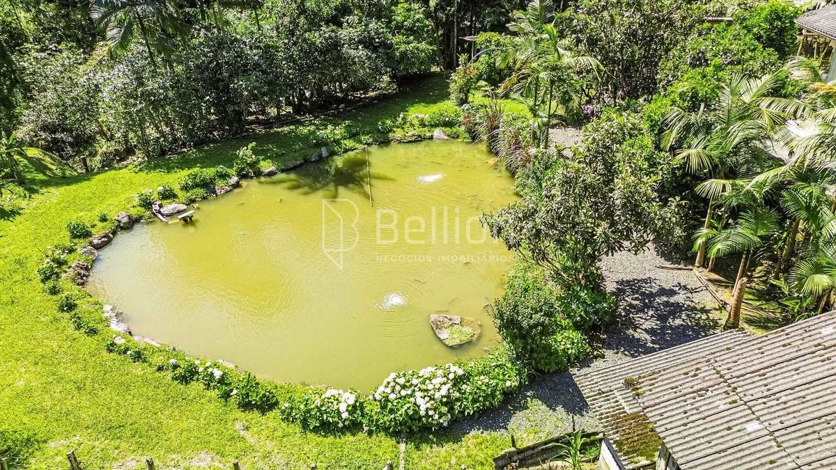 Imagem Sítio com lago e riacho em Rio dos Cedros