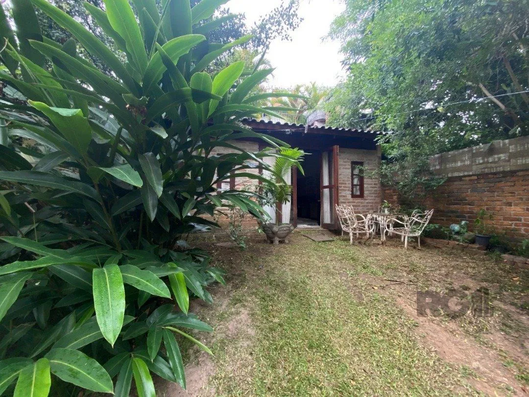 Imagem Casa para Venda - 350m², 4 dormitórios, sendo 4 suites, 4 vagas - Tristeza