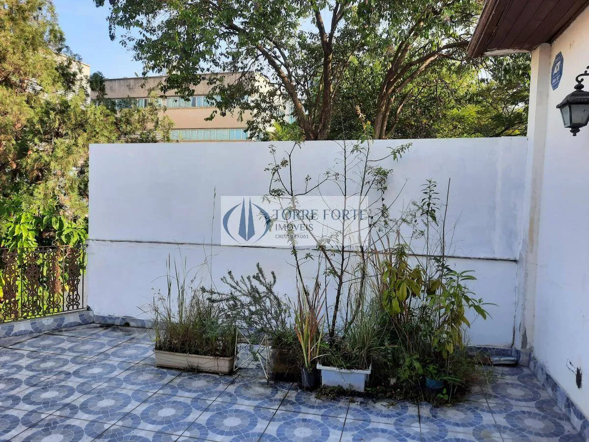 Imagem Casa de 152m² com 3 dormitórios e 2 vagas no Alto do Pari