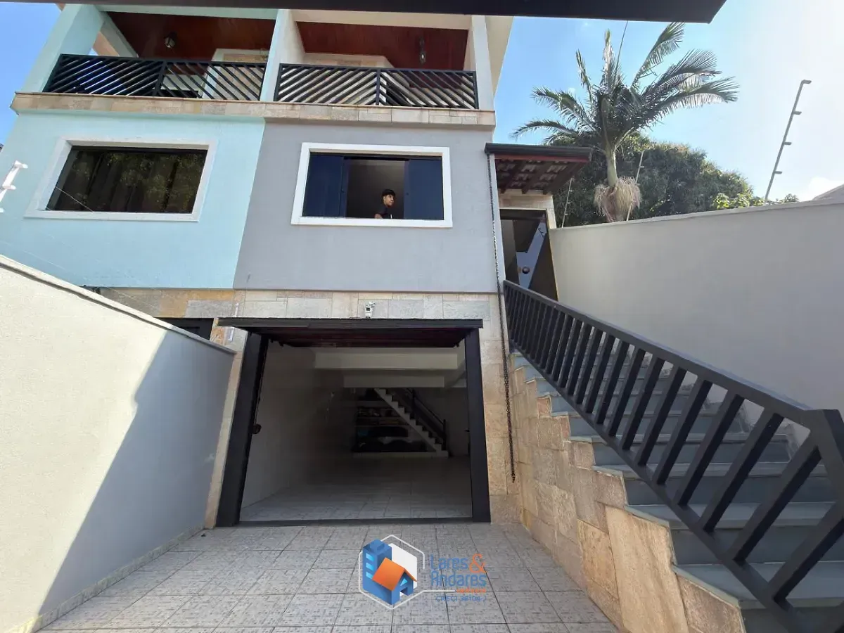 Imagem Sobrado para venda em Parque Vitória com 3 quartos, sendo 1 suíte, 208m²