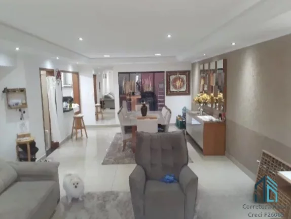 Imagem Sobrado Triplex, 04 quartos c/suíte, terraço, área gourmet, no bairro Uberaba em Curitiba PR