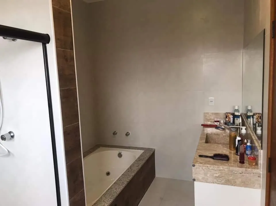 Imagem Casa à venda 3 Quartos, 3 Suites, 4 Vagas, 267M², Centro, Tremembé - SP