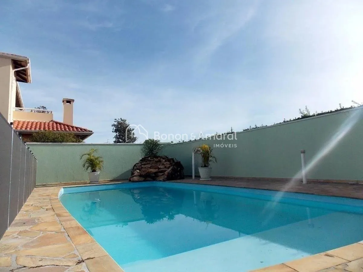 Imagem Casa com 337 m² e 4 quartos