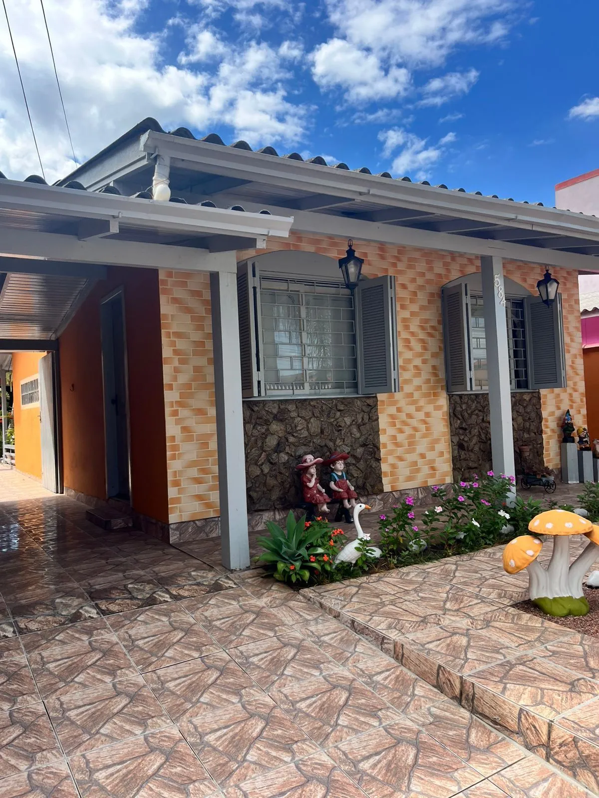 Imagem Casa 3 dormitórios, 1 suíte, 2 vagas, Bairro Parque Florido