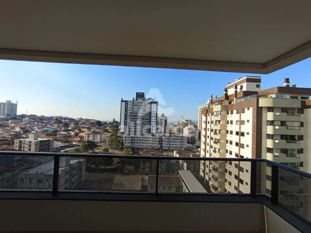 Imagem Apartamento à venda no bairro Floresta com 4 dormitórios com 01 suíte master.