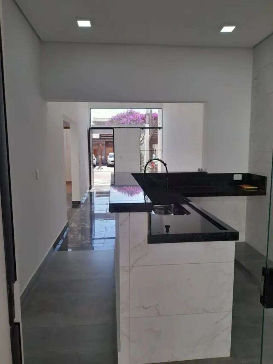 Imagem Casa em Condomínio à Venda em Sorocaba-SP, Bairro Horto Florestal: 3 Quartos, 1 Suíte, 1 Sala, 2 Banheiros, 2 Vagas, 110m².