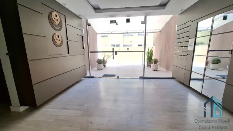 Imagem Apartamento 03 quartos c/suíte, elevador, vaga coberta no bairro Portão em Curitiba PR
