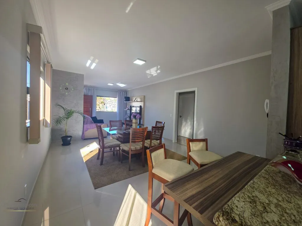 Imagem Casa com 3 quartos a venda no bairro Santa Ângela em Poços de Caldas - MG