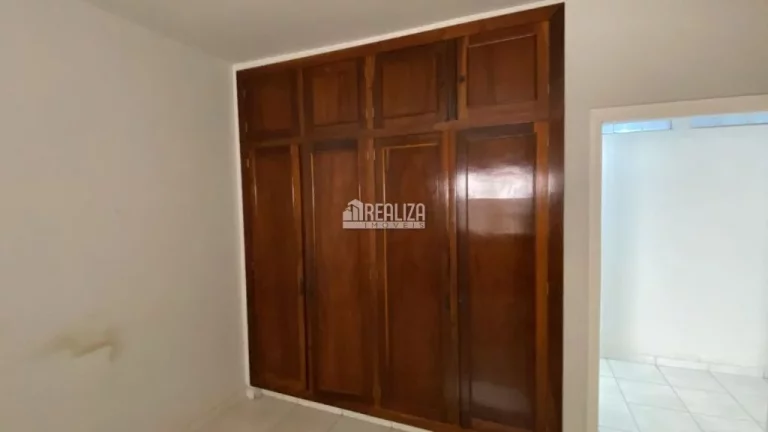 Imagem Casa à venda no bairro São Benedito, Uberaba: 4 dormitórios, 2 suítes, área de lazer