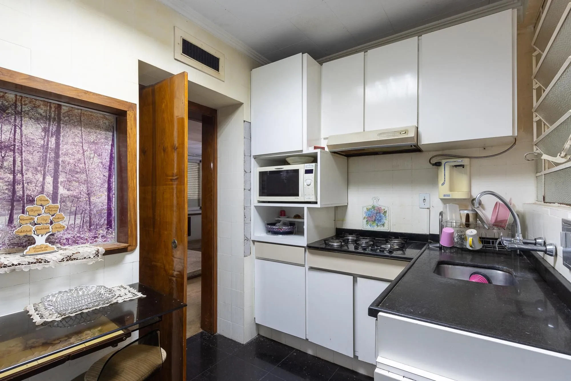 Imagem Apartamento frente à fundos, 3 dormitórios, 1 vaga escriturada - Centro Histórico