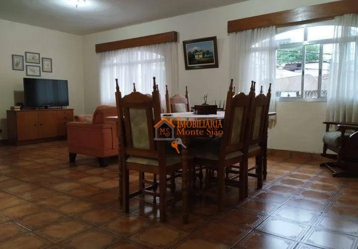 Imagem Casa com 3 dormitórios à venda, 288 m² por R$ 870.000,00 - Vila Galvão - Guarulhos/SP