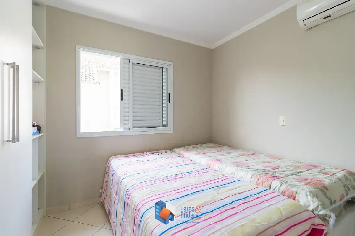 Imagem Casa no condomínio Residencial Recanto dos Pássaros para venda com 3 quartos, sendo 3 suítes, 220m²