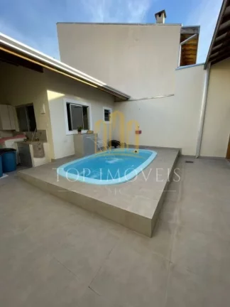 Imagem Linda Casa à Venda no Vista Verde – Qualidade de Vida com Conforto e Sustentabilidade! Apresentamos essa maravilhosa casa no bairro Vista Verde, perfeita para quem busca bem-estar, lazer e economia em um só lugar!