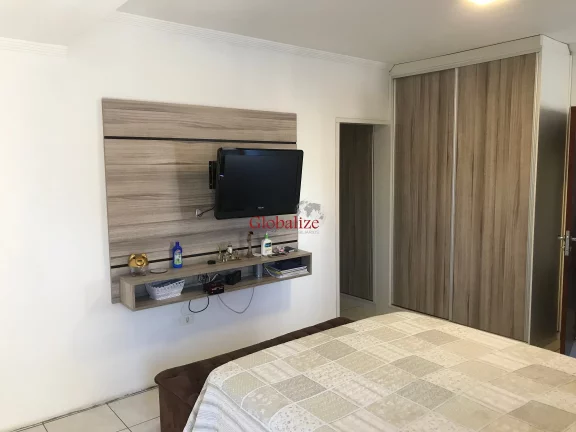Imagem SOBRADO, 4 QUARTOS, 3 SUÍTES, 1 QUATRO DE EMPREGADA COM BANHEIRO, GARAGEM COBERTA, PISCINA E CHURRASQUEIRA