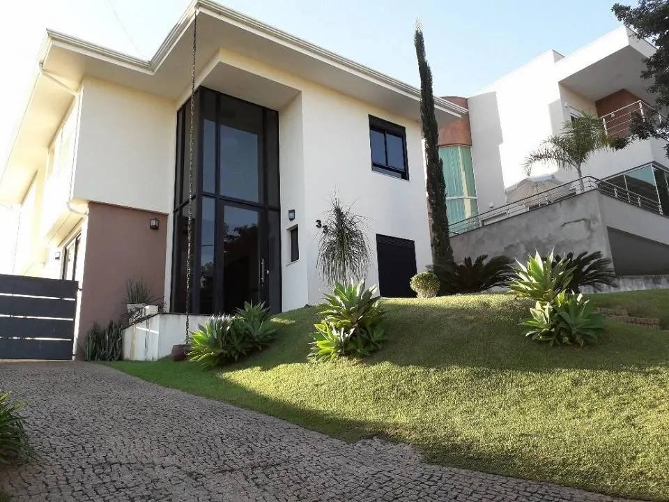 CASA EM CONDOMÍNIO TOP DE LINHA! em Rua Trieste