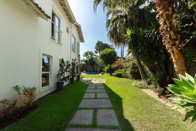 Imagem Casa de Vila 3 suítes 515m² Jardim Hípico São Paulo Rua Júlio Verne