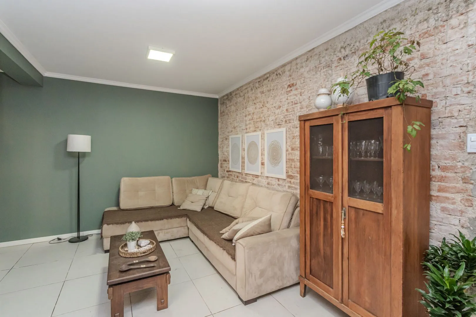 Imagem apto garden. no bairro Petrópolis, com lindo pátio privativo. todo reformado.