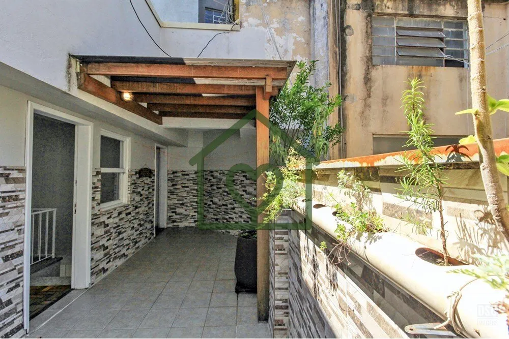 Imagem Descubra o charme único deste duplex reformado e em ótimas condições no coração do Centro Hist...