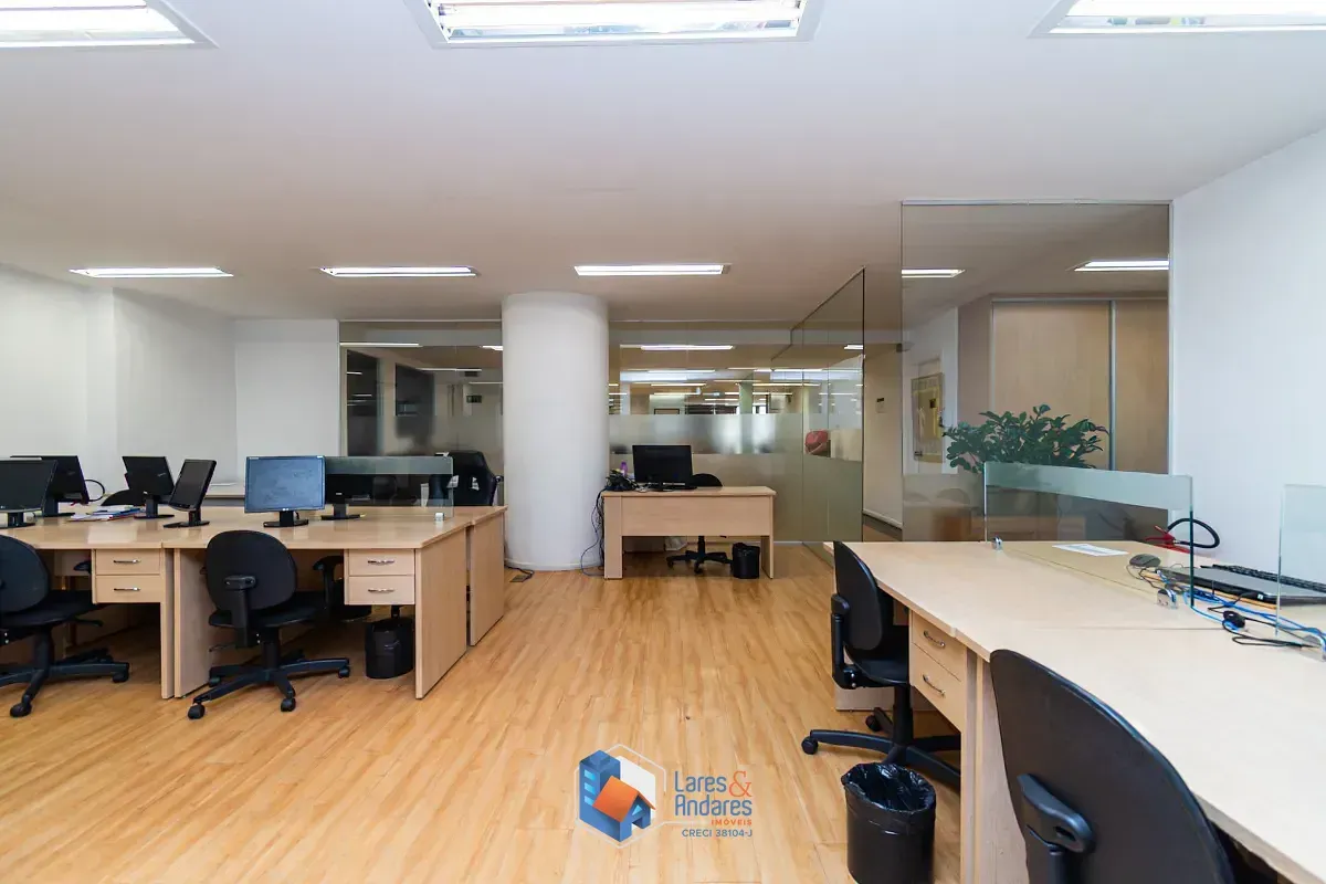Imagem Conjunto comercial para venda em Centro, 378m²