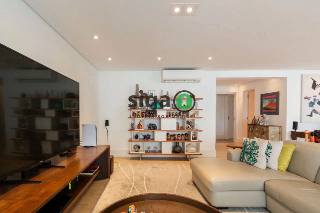 Imagem Apartamento alto padrão à venda em Moema 335 m² 4 suítes e 4 vagas