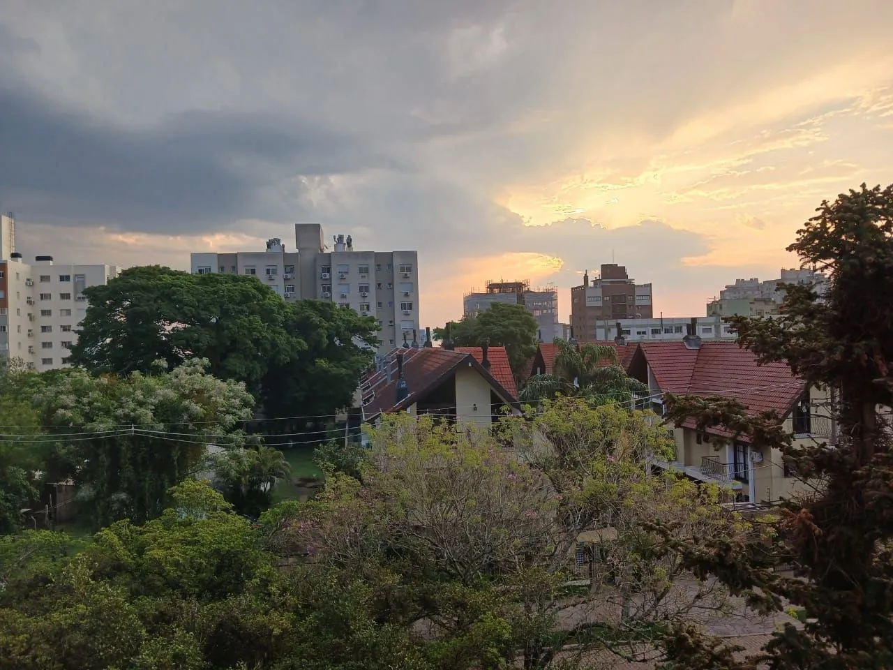 Imagem Apartamento para Venda - 104m², 3 dormitórios, 1 vaga - Tristeza