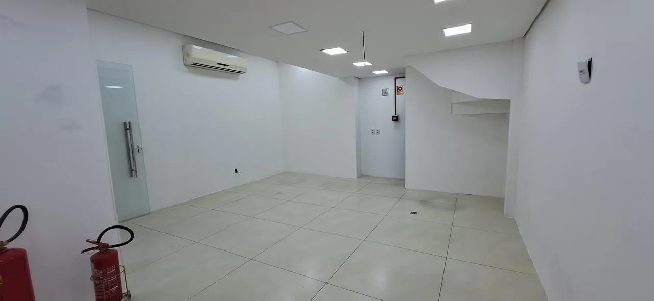 Imagem MÁFFER IMÓVEIS ALUGA - LOJA COMERCIAL NO CENTRO Rua Dr. Flores, 267 | Centro - Porto Alegre/RS