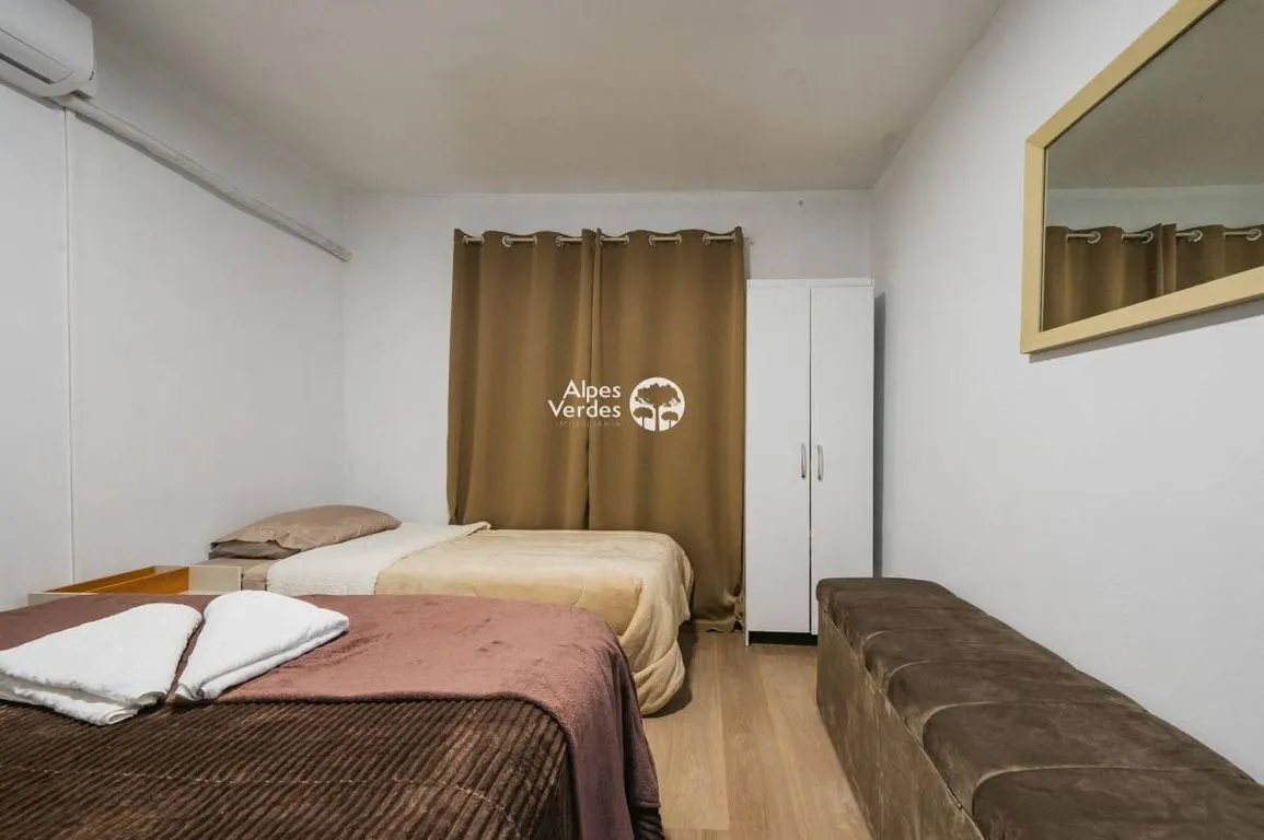 Imagem VENDE-SE APARTAMENTO MOBILIADO COM 01 QUARTO, NO CENTRO DA CIDADE DE CANELA.