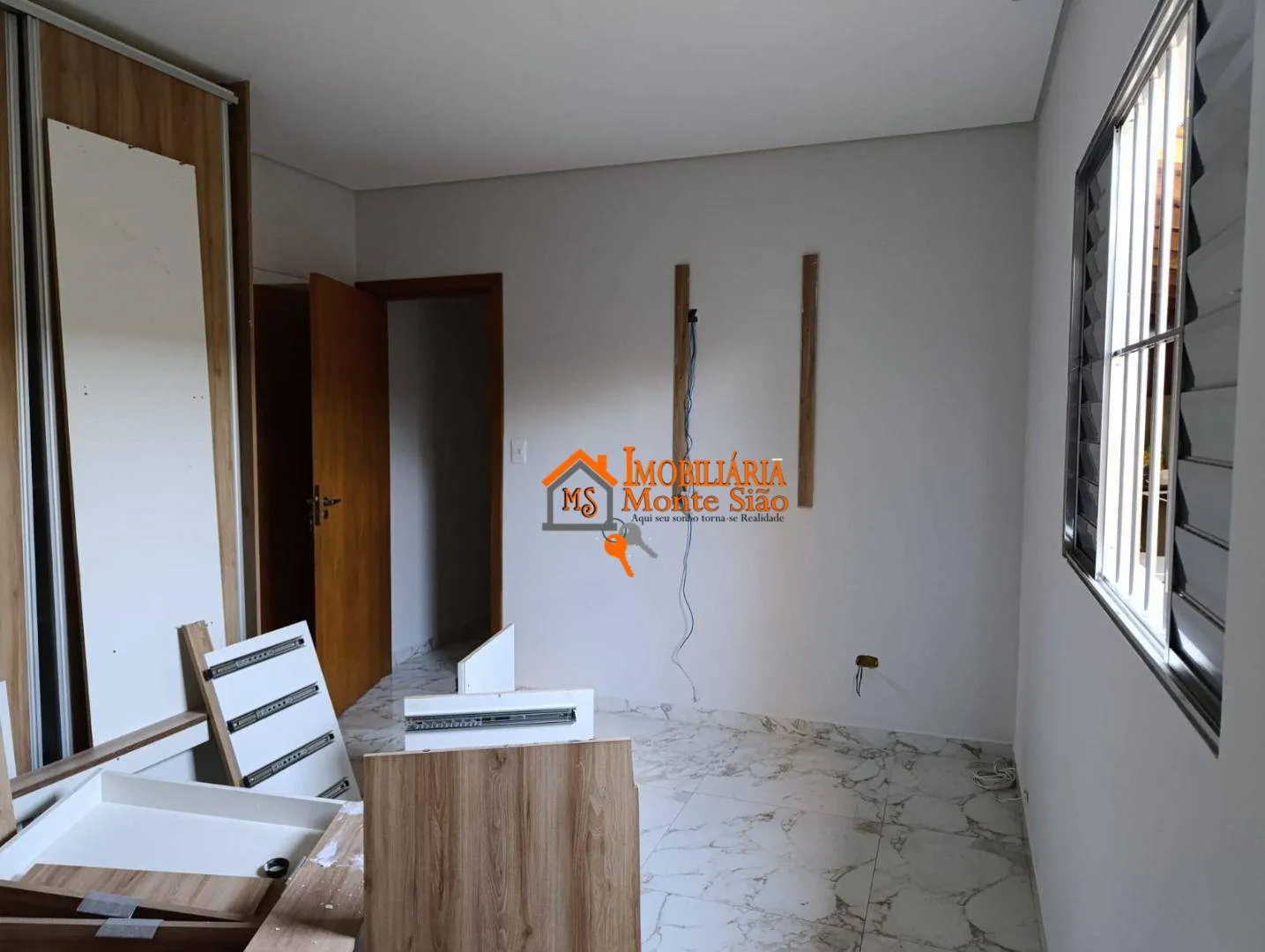 Imagem Sobrado com 6 dormitórios à venda, 250 m² por R$ 630.000,00 - Vila Rio de Janeiro - Guarulhos/SP