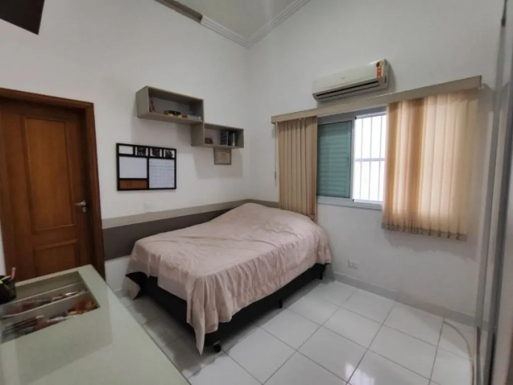 Imagem CASA COM 150,00 m² - GUILHERMINA - PRAIA GRANDE SP