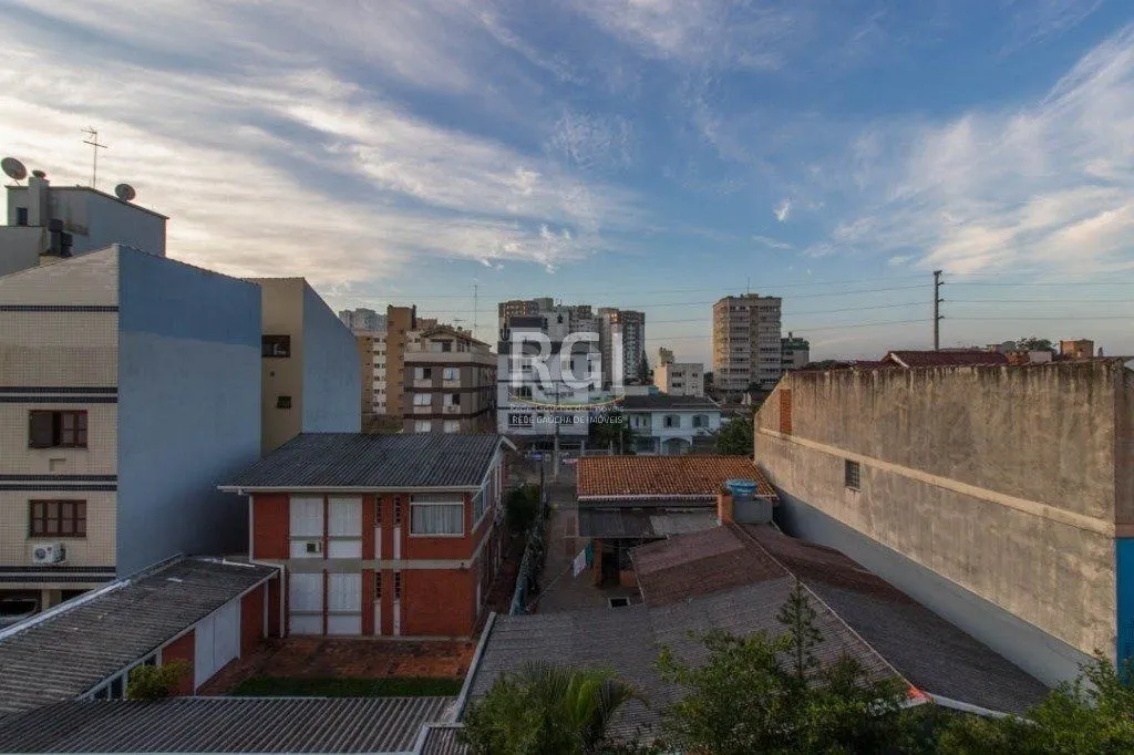 Imagem Sobrado para Venda - 499.98m², 4 dormitórios, sendo 3 suites, 4 vagas - Jardim Ipiranga