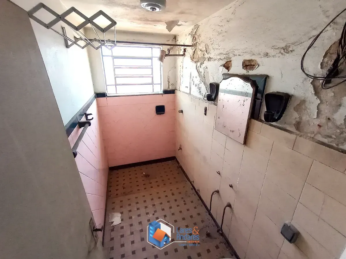 Imagem Sobrado para venda em Vila Mariza Mazzei com 7 quartos, 476,200m²