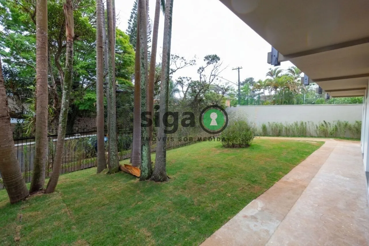 Imagem Sobrado de Alto Padrão com 4 quarts, área Gourmet e 4 Vagas em Interlagos - São Paulo/SP