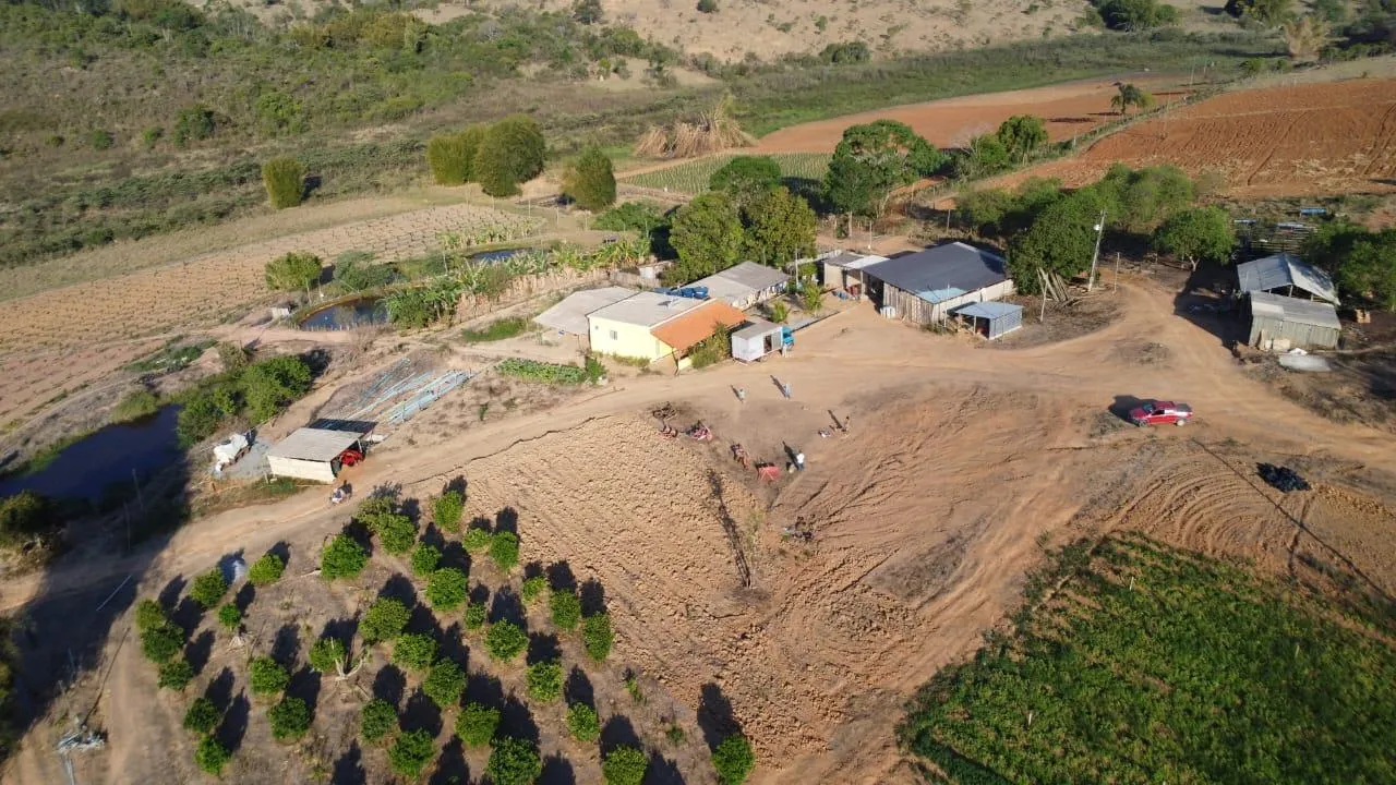 Imagem Vendo uma linda fazendinha em Passatempo/MG, com 30 hectares de terra .
