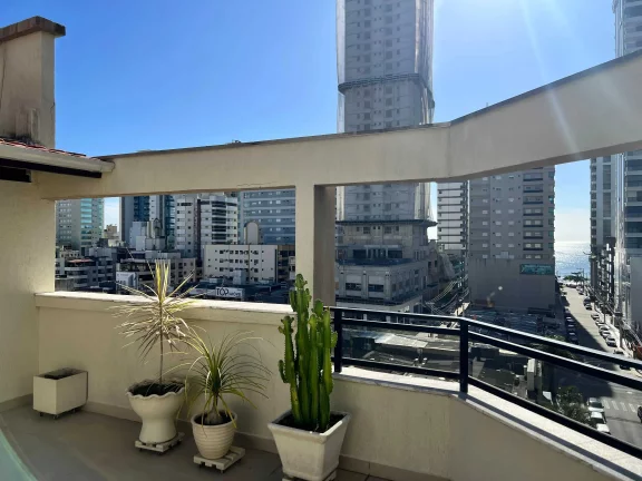 Imagem Apartamento mobiliado com 3 dormitórios sendo 1 suíte e 2 vagas de garagem em Itapema/SC