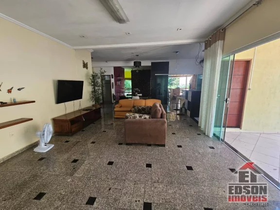 Imagem Belíssima Casa de Condomínio mobiliada no Recanto de Itaipuaçu