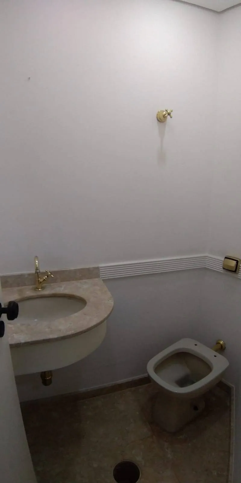 Imagem Casa Luxuosa em Alphaville 5 - Santana de Parnaíba/SP, Frente à Praça, Com 4 Quartos e Lazer Completo