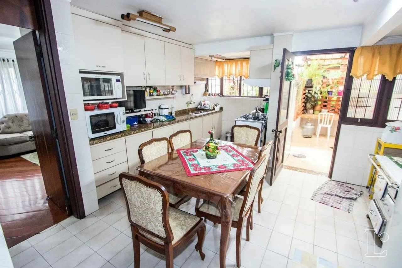 Imagem Casa para Venda - 485m², 4 dormitórios, sendo 1 suites, 3 vagas - Cristal
