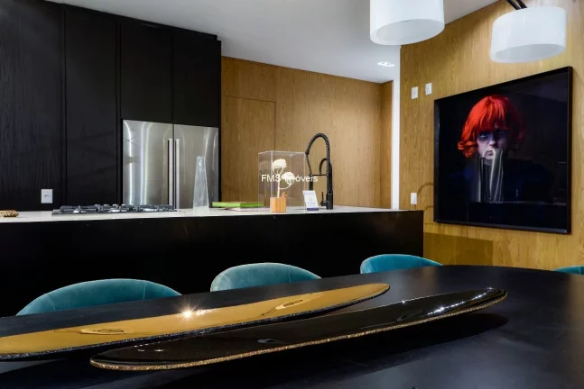 Imagem Apartamento à venda no Itaim Bibi com 3 suítes, 3 vagas, Lindenberg.