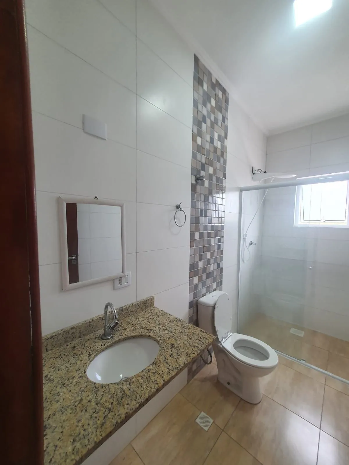 Imagem Investimento à Beira-Mar: Prédio Moderno e Renda Garantida em Balneário Gaivotas