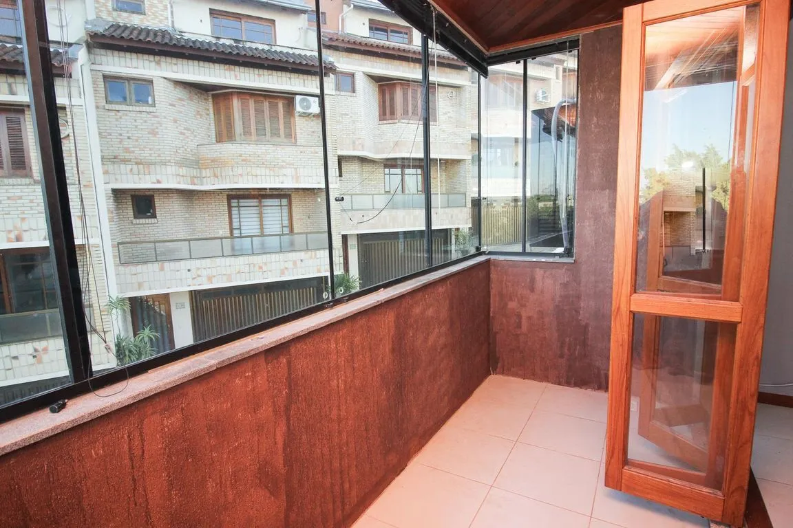Imagem Apartamento de 2 dormitórios, 1 suíte, closet e 2 vagas de garagem .