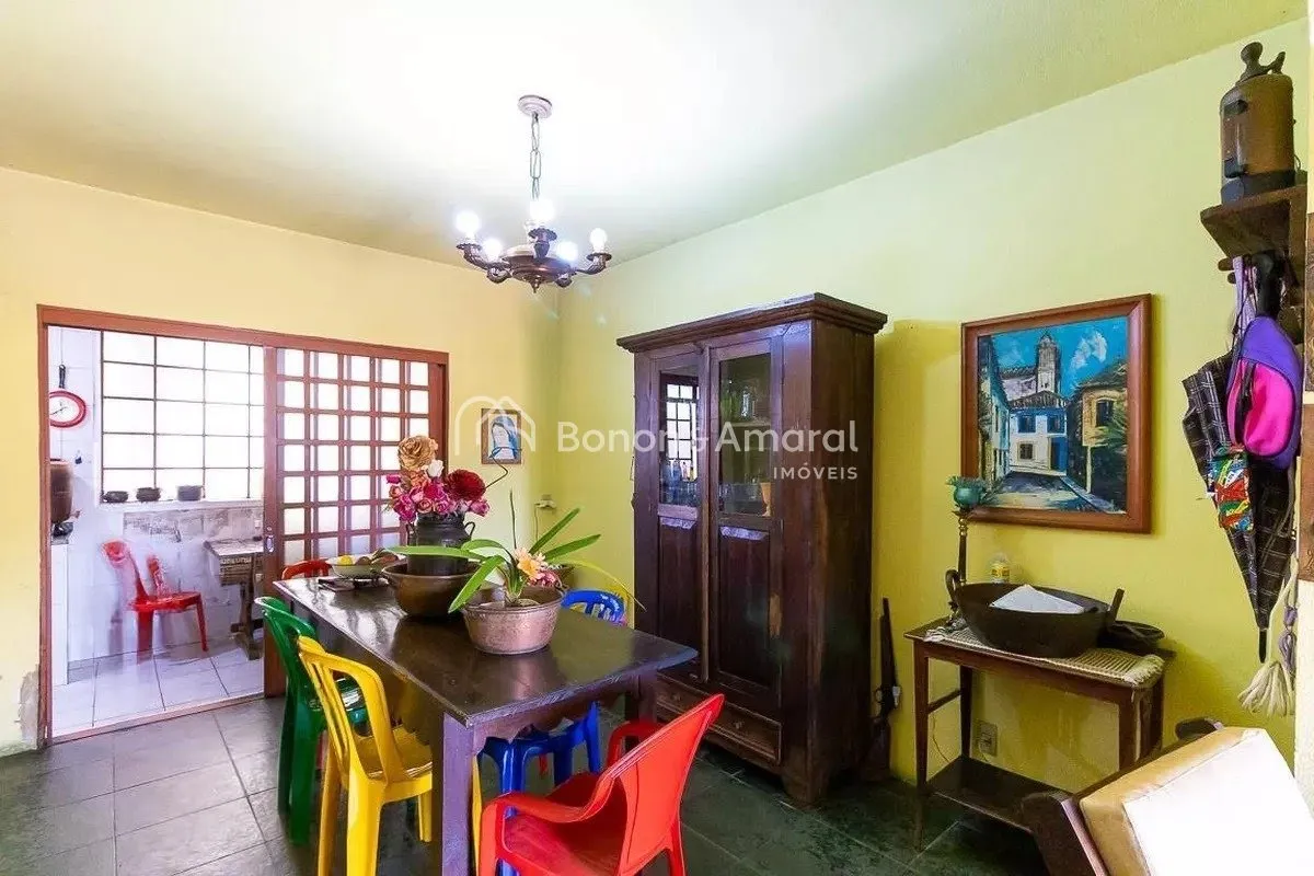 Imagem Casa para alugar com 214m², 4 quartos e 2 vagas