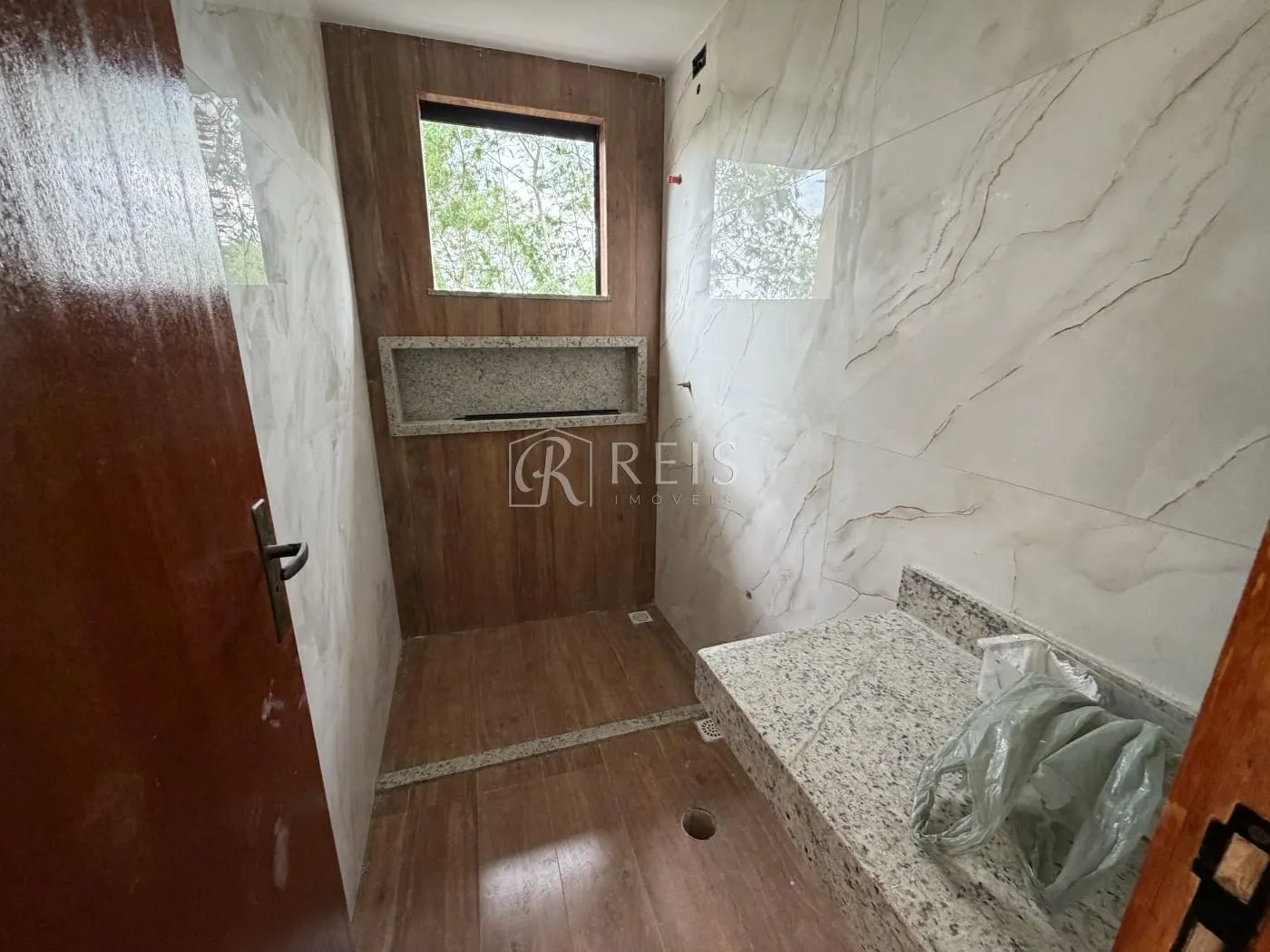 Imagem Casa para Venda em Rio das Ostras, Chácara Mariléa, 3 dormitórios, 2 suítes, 3 banheiros, 1 vaga