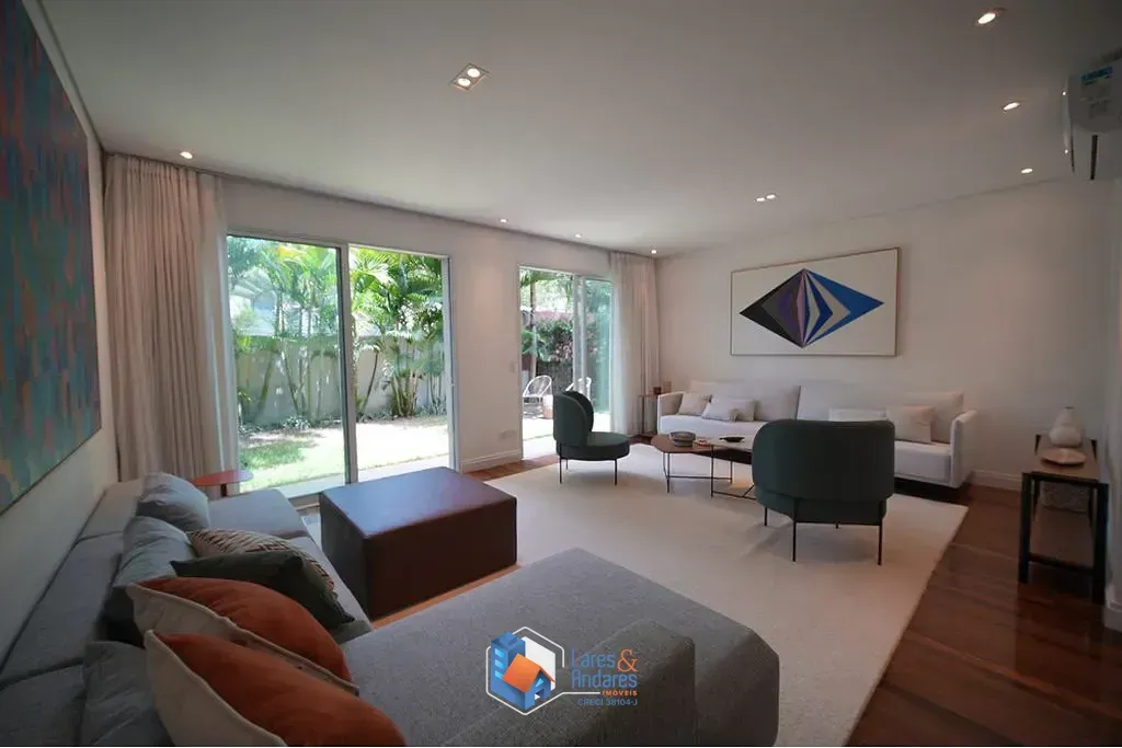 Foto do imóvel Casa em Condomínio à venda 4 Quartos 4 Suites 3 Vagas 334M² Real Parque São Paulo - SP em Rua Joaquim Cândido de Azevedo Marques