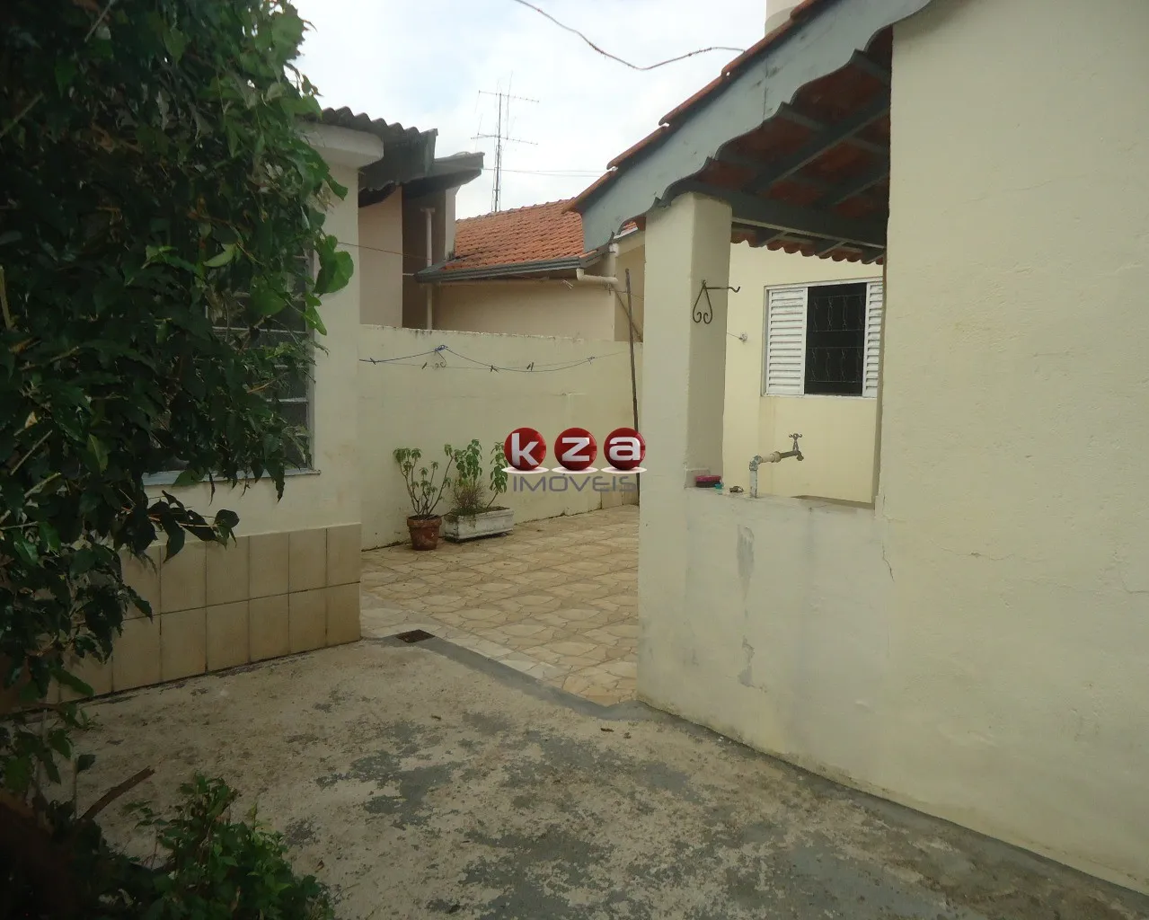 Imagem Casa de 3 quartos na Vila Angeli, Valinhos-SP: 159m², 2 banheiros. Agende sua visita!
